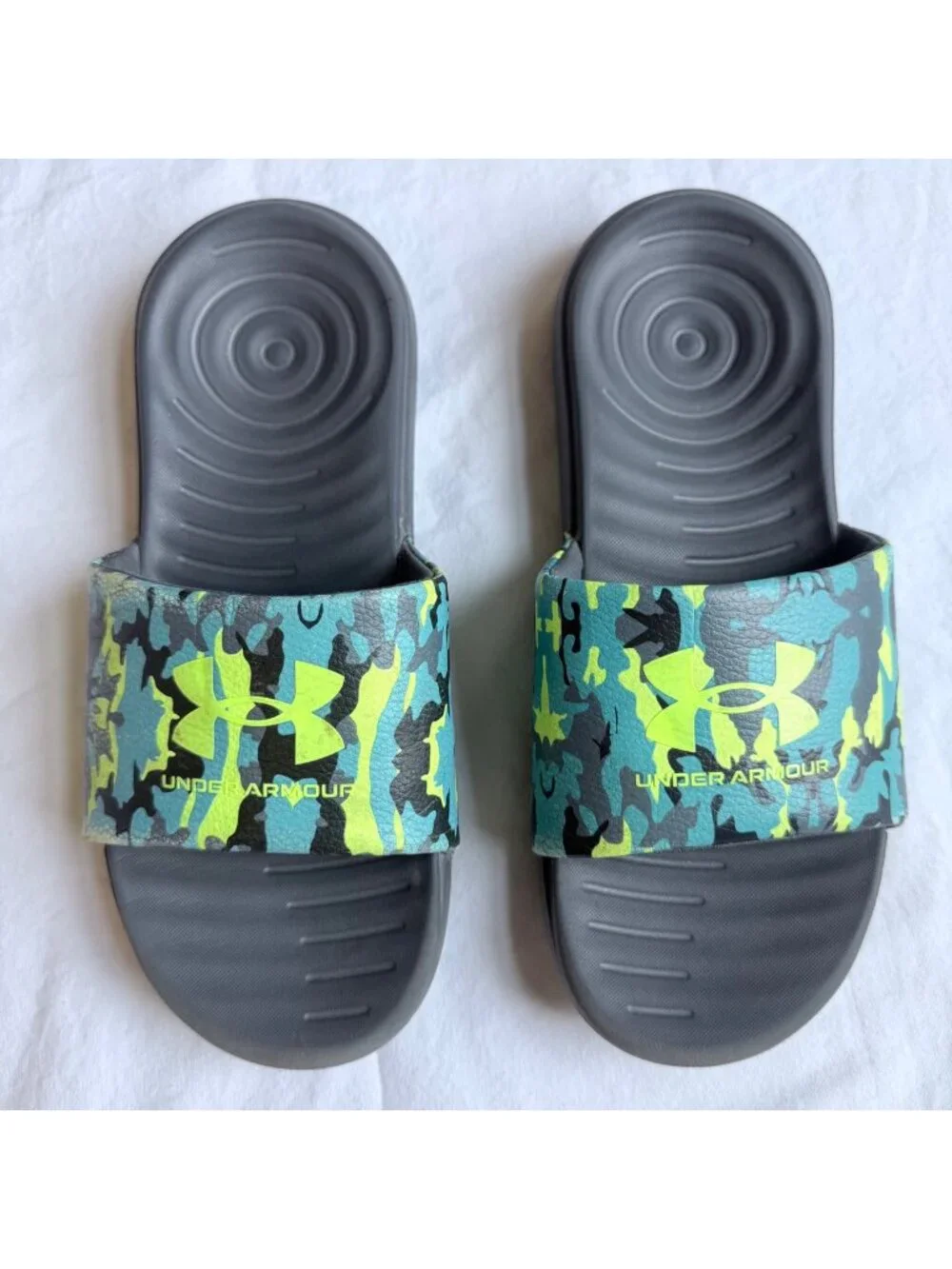 Under Armour Youth Camo Slide Sandals Green Black Blue Slip-On size 4Y